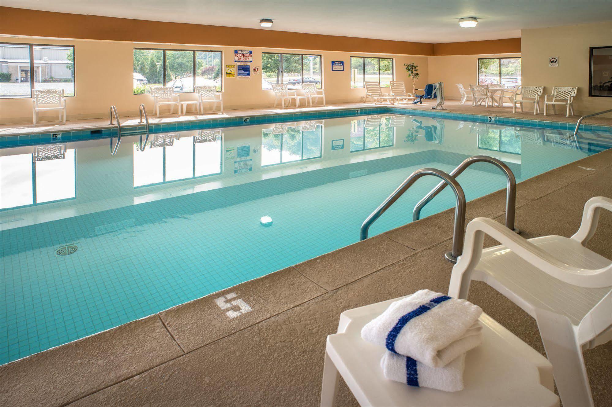 Comfort Suites Prestonsburg West Екстер'єр фото